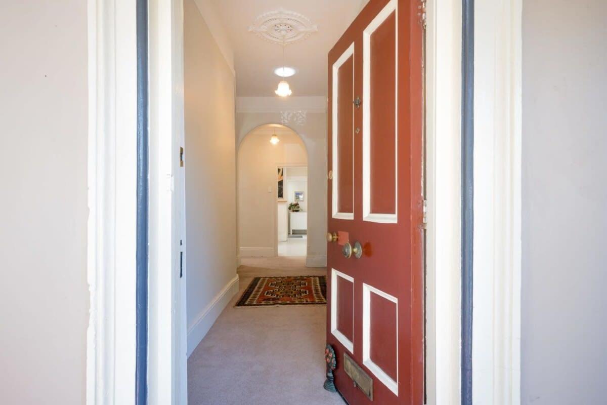 Charming On Charles Villa Launceston Exterior foto