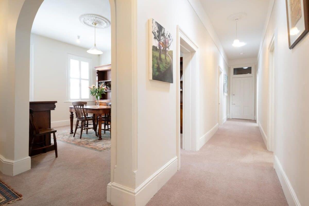 Charming On Charles Villa Launceston Exterior foto